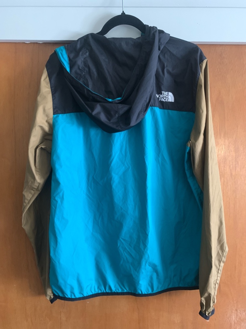 North face windbreaker - Picture 2 of 2